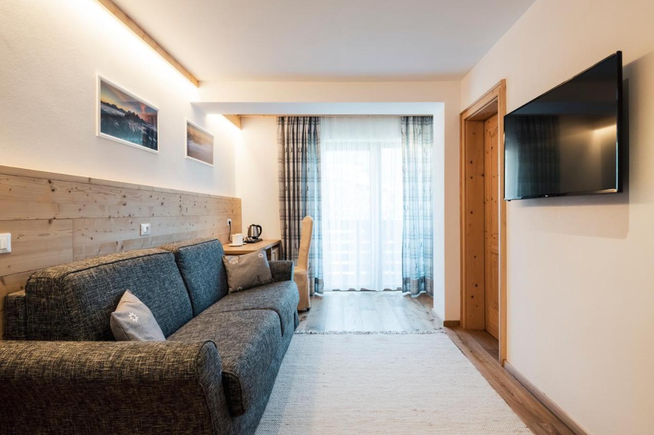 Piccolo Hotel Claudia No Pets Сан-Виджилио-ди-Мареббе Экстерьер фото
